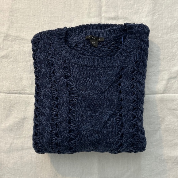 Loose Cable-Knit Blue Sweater - Picture 9 of 9